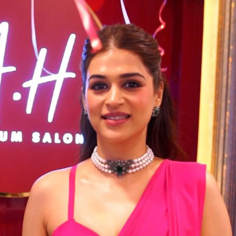 shraddha das in best beauty parlour in hyderabad