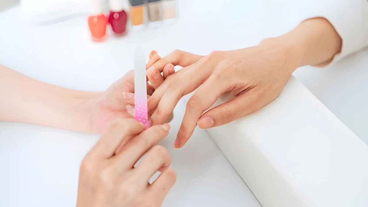 Learn the Art of Nail Design in Amjad Habib
