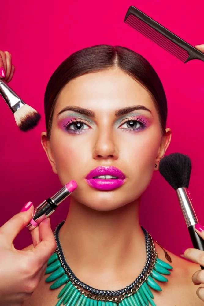 learn the art of Makeup at amjad habib